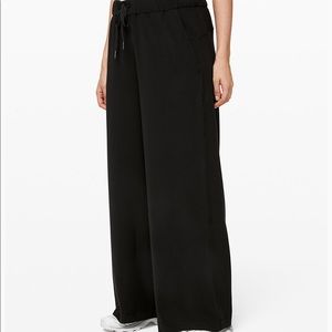 Lululemon On The Fly Wide-Leg Pant